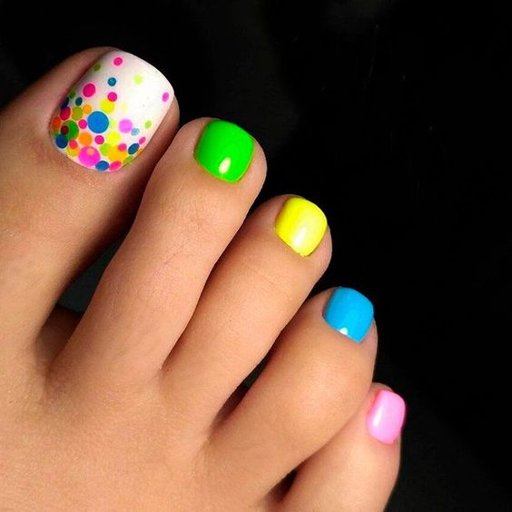 Colorful Toe Nail art 