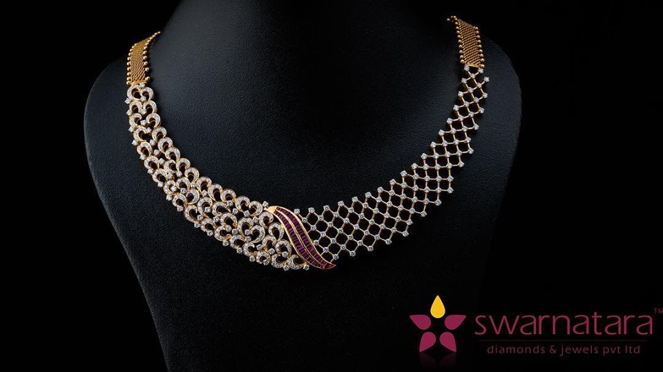 Sparkling Diamond neck jewelry